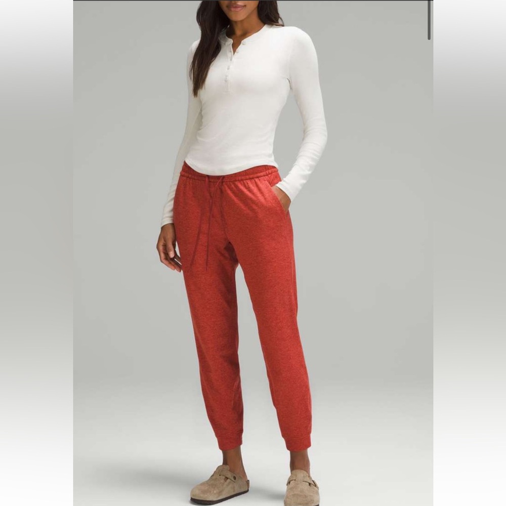 U. Lululemon Soft Jersey Classic-Fit Mid-Rise Jogger Heathered Terra Orange 6